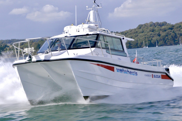Powerboating on The Solent with Wetwheels